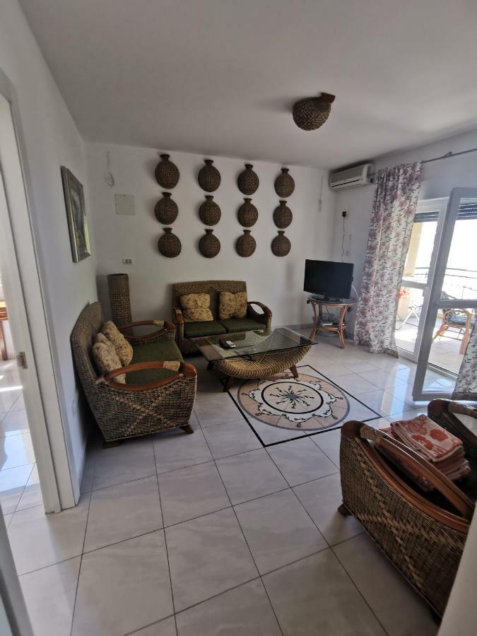 Apartments Rales Свети Стефан Екстериор снимка