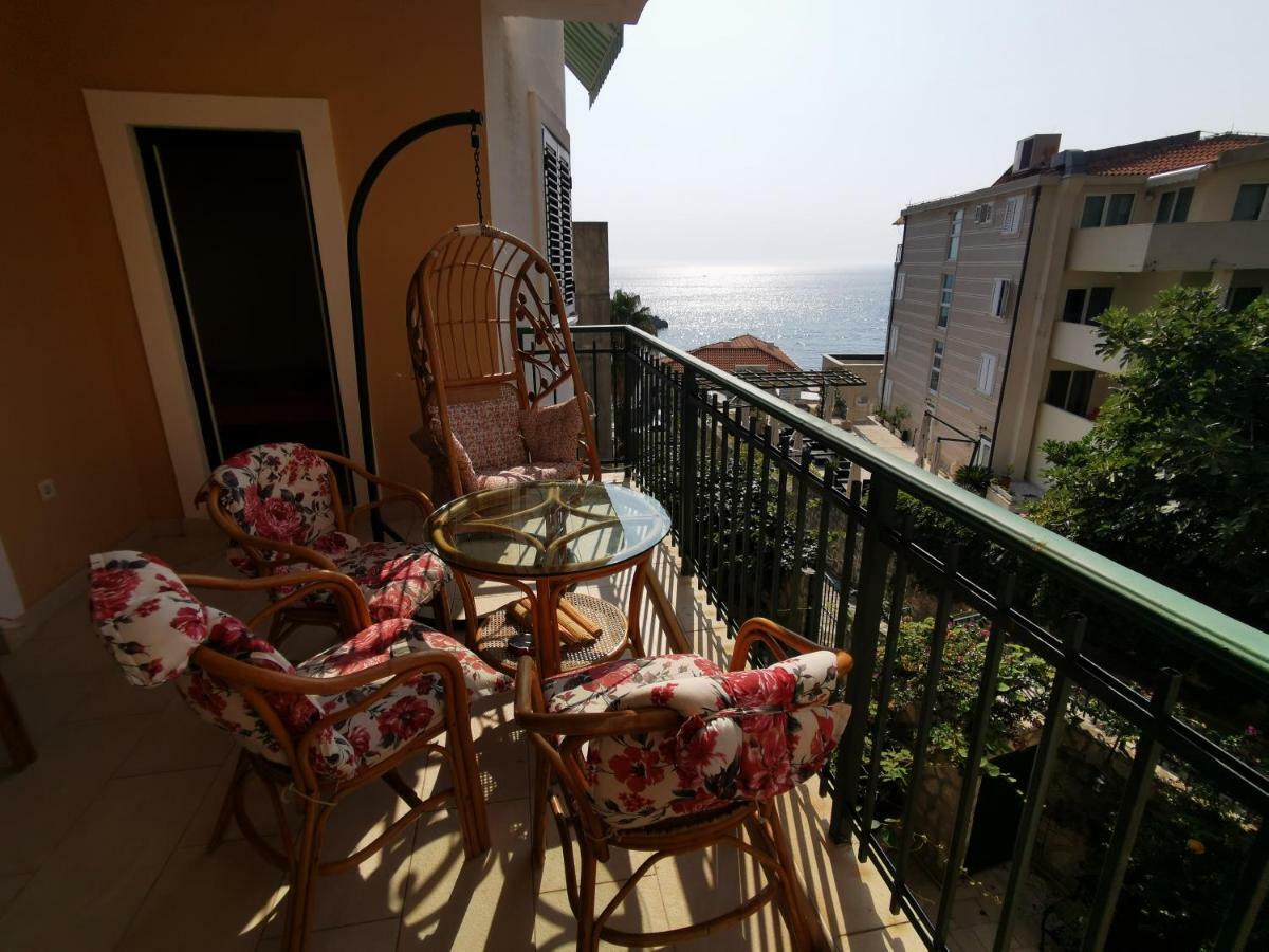 Apartments Rales Свети Стефан Екстериор снимка